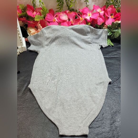 NWT DC DEFENDERS ONESIE 18M - Picture 3 of 4